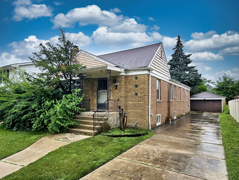 Unit for sale at 10320 S Claremont Avenue, Chicago, IL 60643