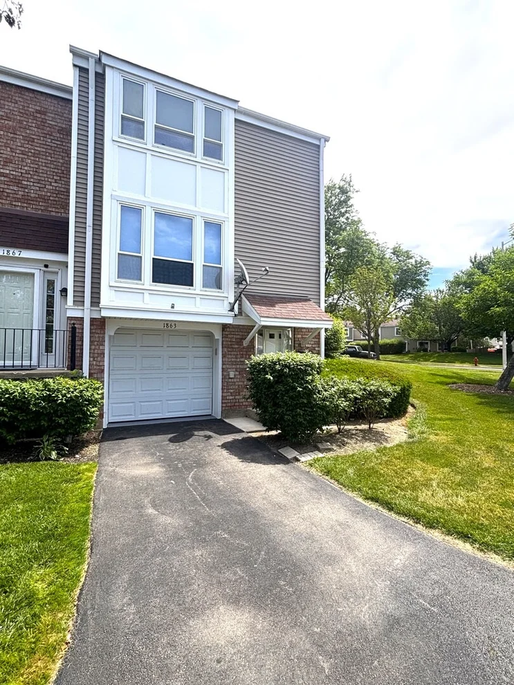 Unit for sale at 1863 Williamsburg Drive, Hoffman Estates, IL 60169