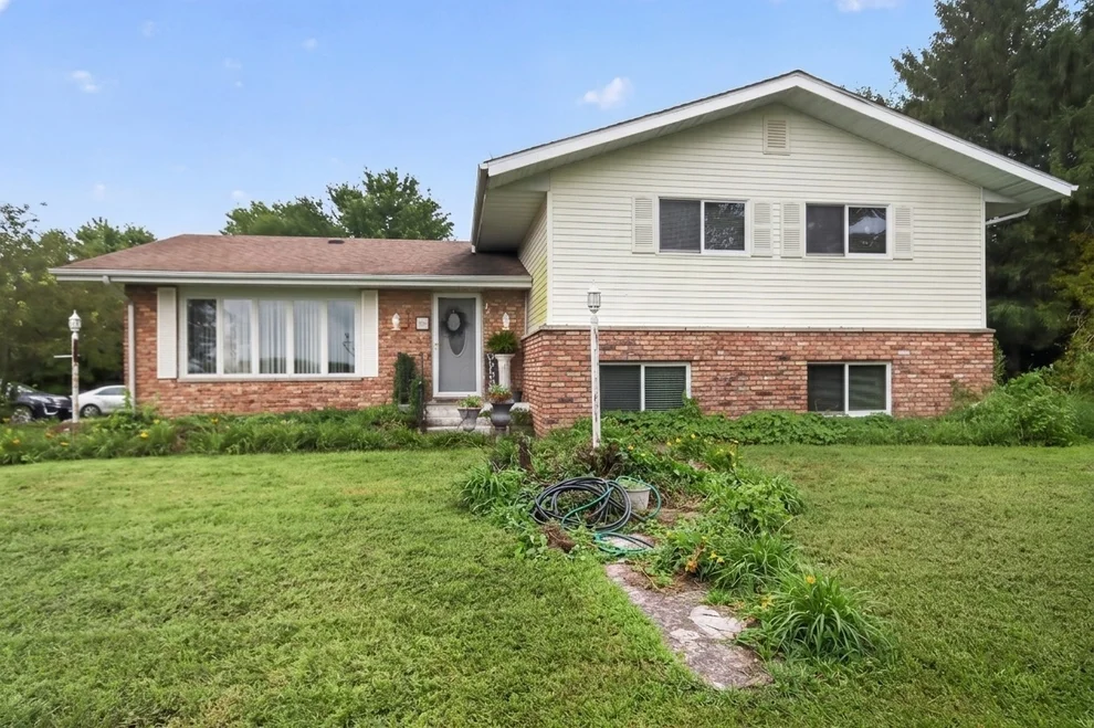 Unit for sale at 7060 Jacobs Road, Macon, IL 62544