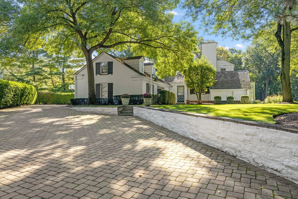 Unit for sale at 410 Rollingwood Lane, Joliet, IL 60431