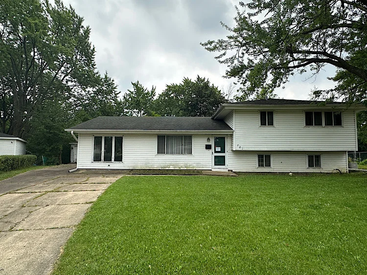 Unit for sale at 721 Grace Court, Schaumburg, IL 60193