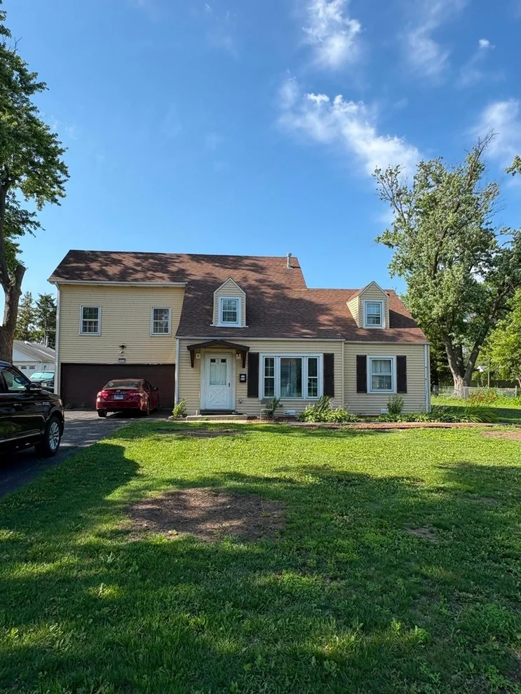 Unit for sale at 1678 Farwell Avenue, Des Plaines, IL 60018