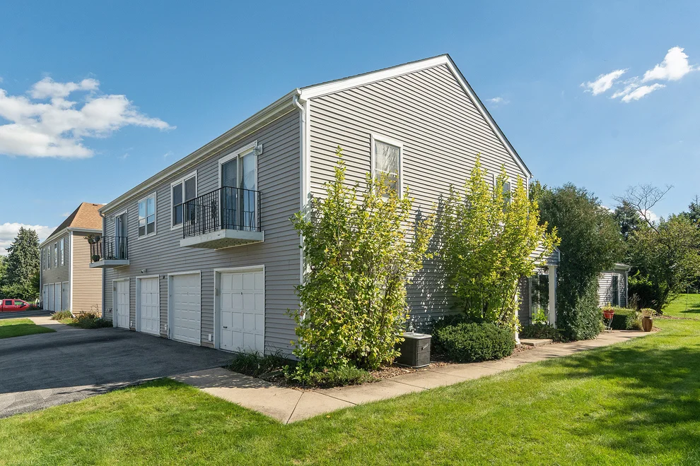 Unit for sale at 604 Waverly Court, New Lenox, IL 60451