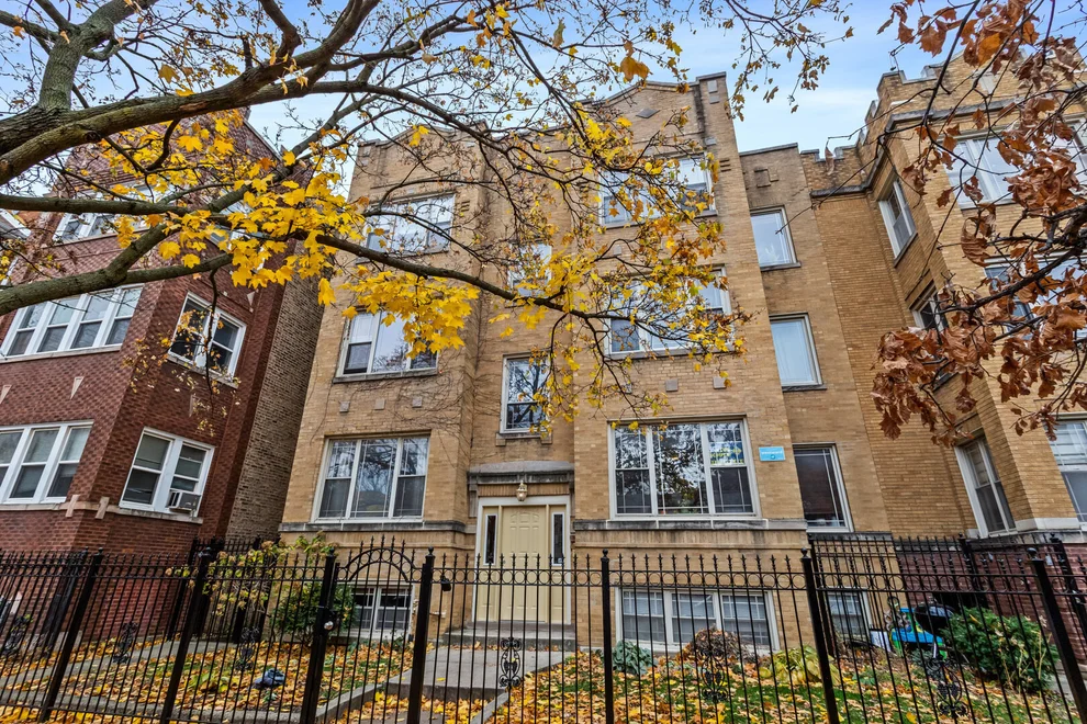 Unit for sale at 4944 N SPAULDING Avenue, Chicago, IL 60625