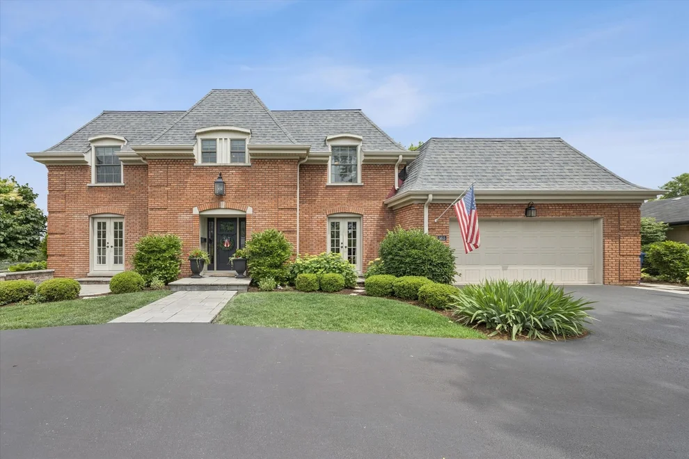 Unit for sale at 5615 Lawn Drive, Western Springs, IL 60558