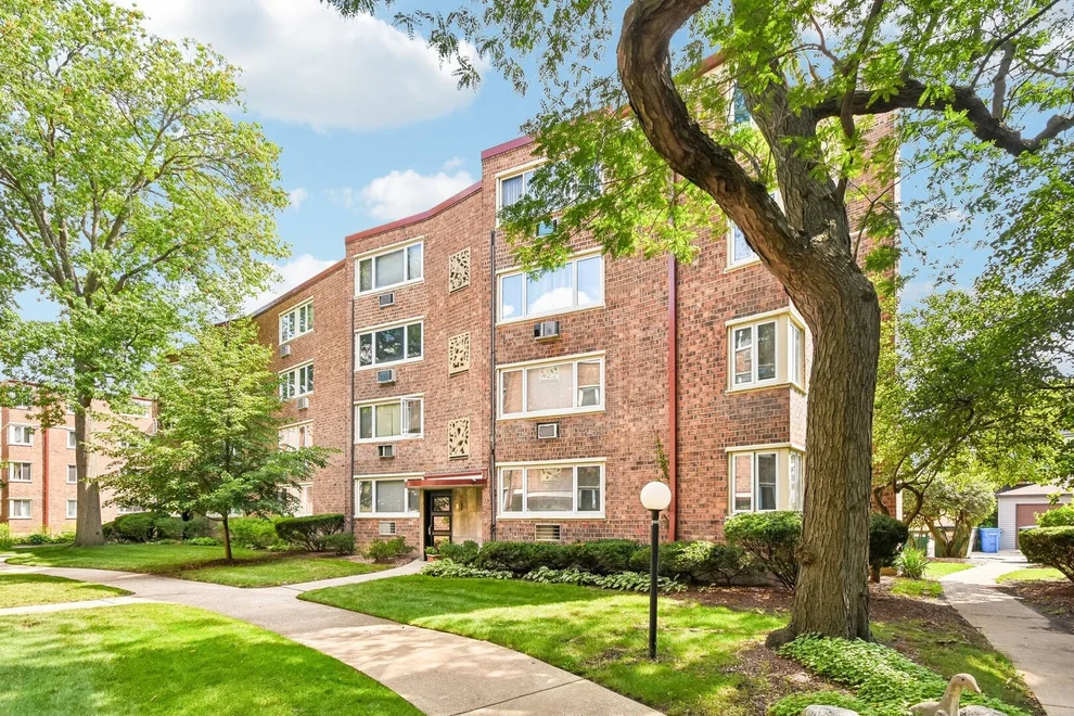 Unit for sale at 6123 N Winchester Avenue, Chicago, IL 60660