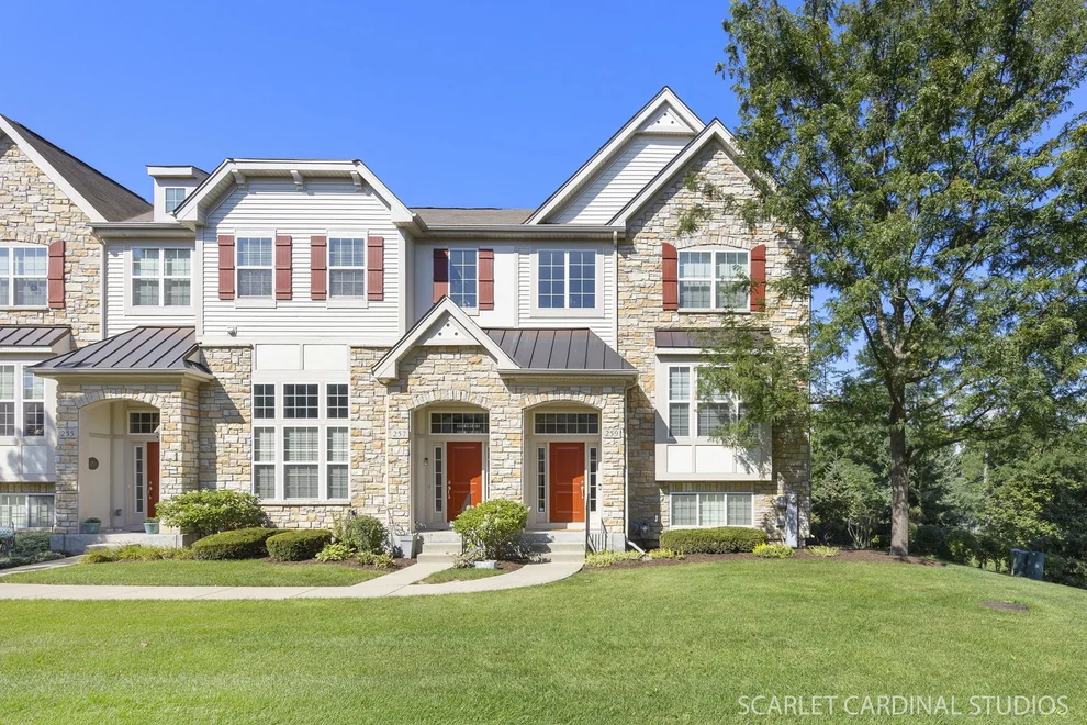 Unit for sale at 259 Bennett Drive, Carol Stream, IL 60188