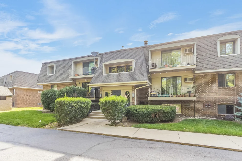 Unit for sale at 154 E Bailey Road, Naperville, IL 60565