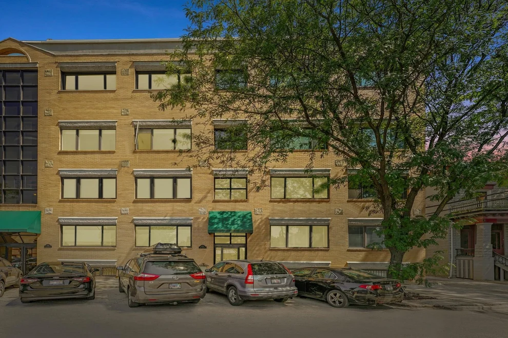 Unit for sale at 4747 N Artesian Avenue, Chicago, IL 60625