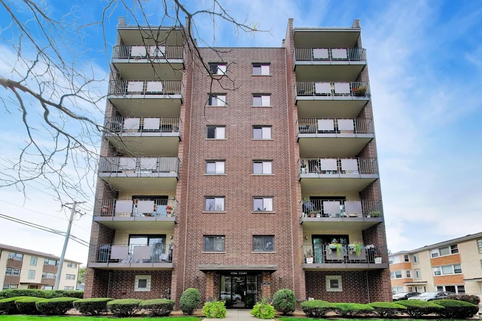 Unit for sale at 1491 Ashland Avenue, Des Plaines, IL 60016