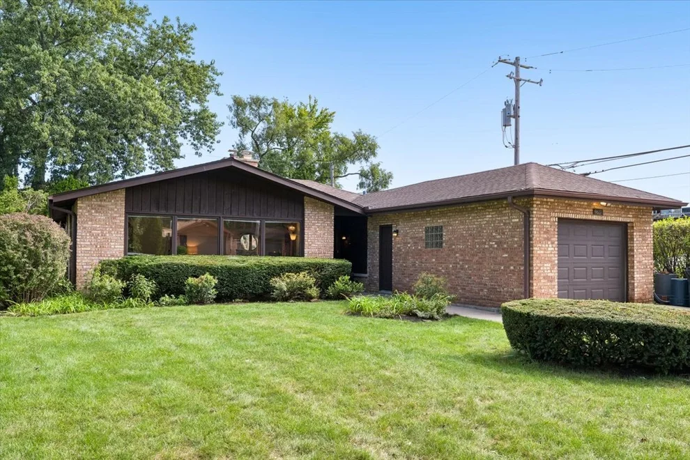 Unit for sale at 9617 Keystone Avenue, Skokie, IL 60076