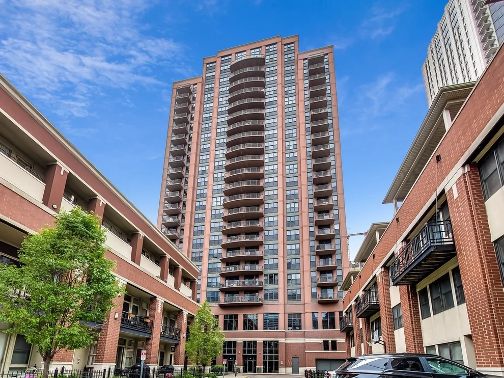 Unit for sale at 330 N JEFFERSON Street, Chicago, IL 60661