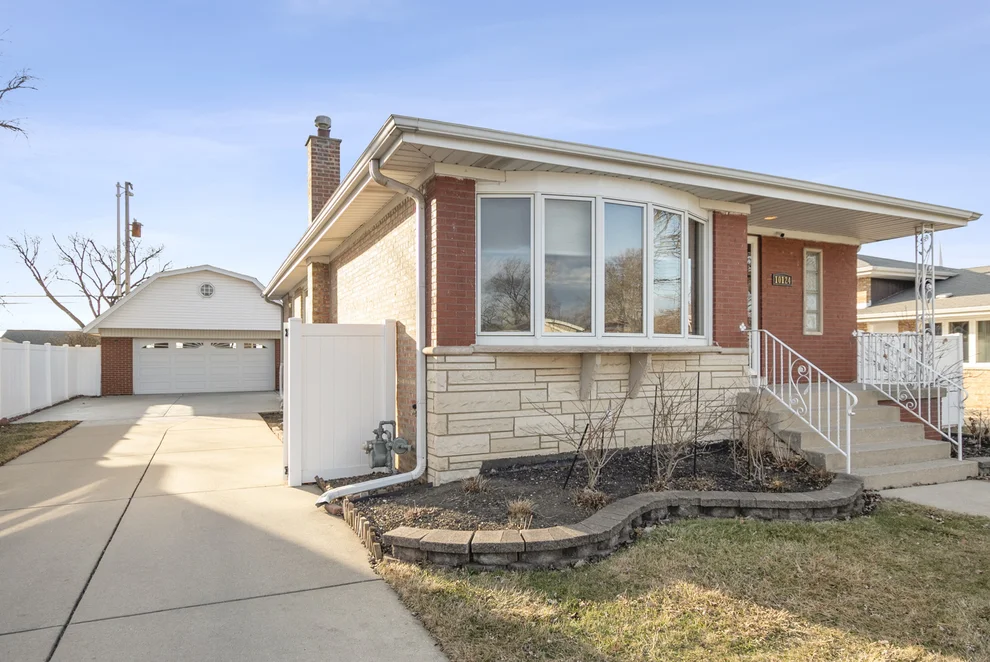 Unit for sale at 10124 Maple Avenue, Oak Lawn, IL 60453