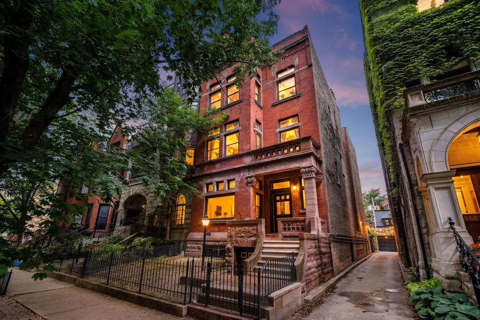 Unit for sale at 560 W Arlington Place, Chicago, IL 60614