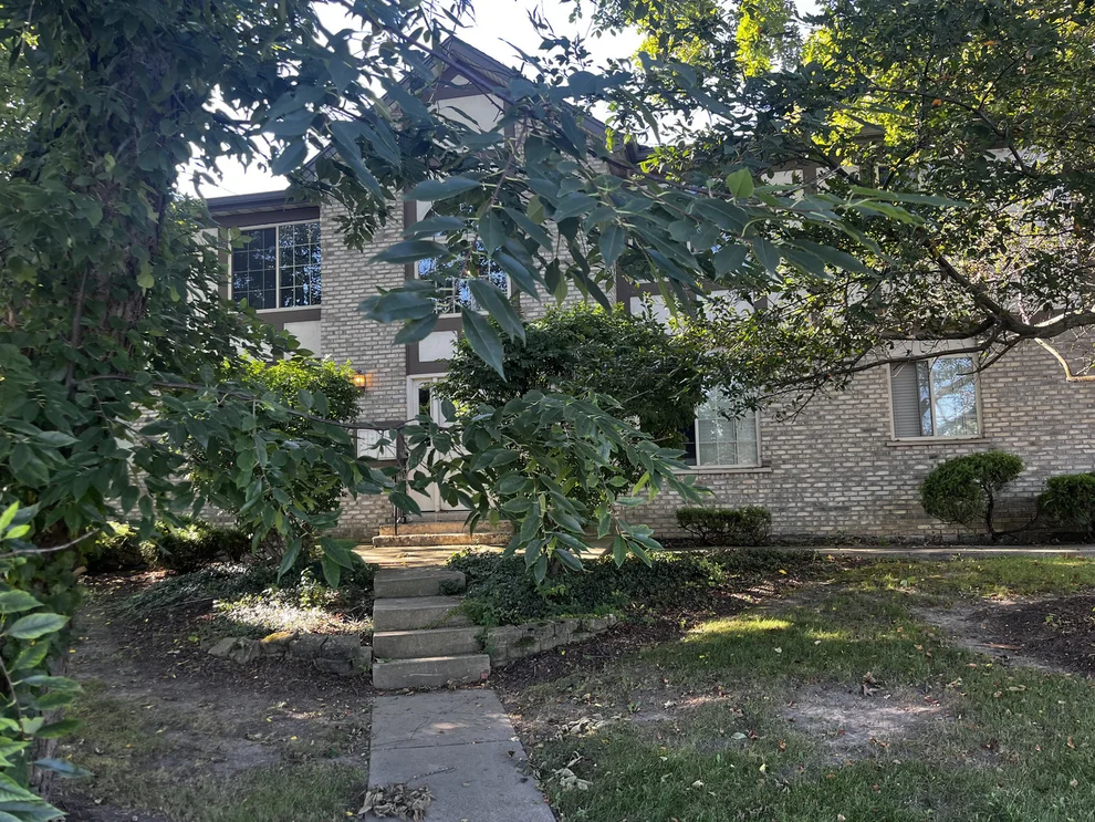 Unit for sale at 529 E 9th Street, Lockport, IL 60441