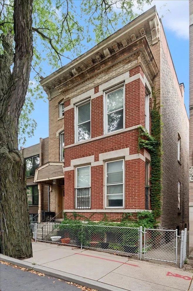 Unit for sale at 326 W Concord Place, Chicago, IL 60614