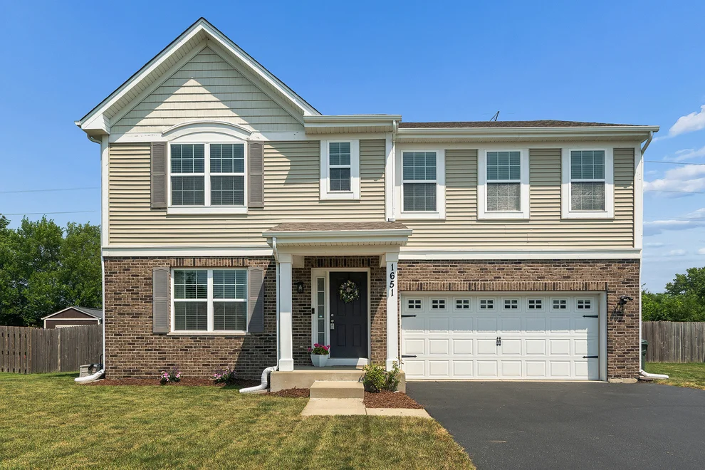 Unit for sale at 1651 Glenbrooke Lane, New Lenox, IL 60451