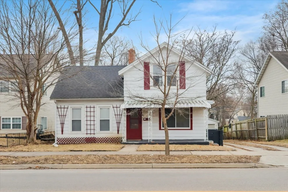 Unit for sale at 806 W Market Street, Bloomington, IL 61701
