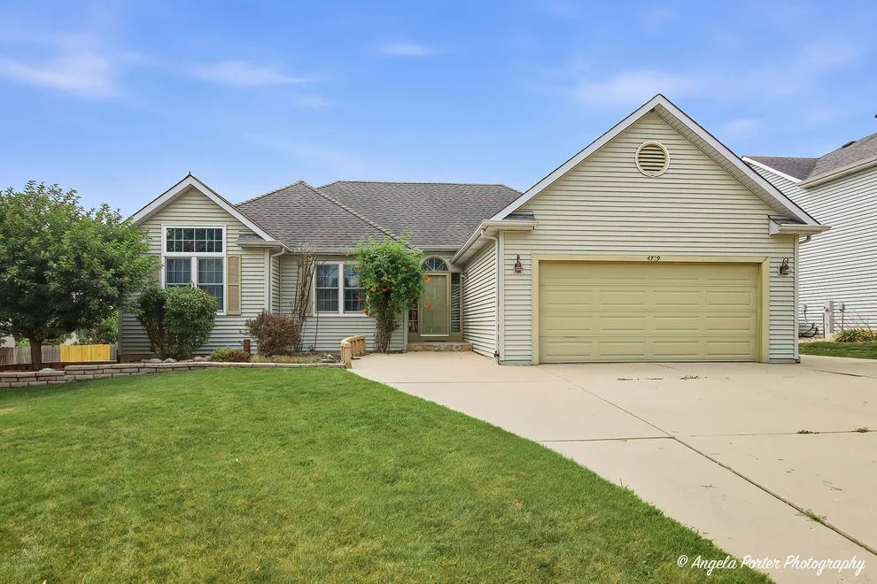 Unit for sale at 4729 Crystal Trail, McHenry, IL 60050