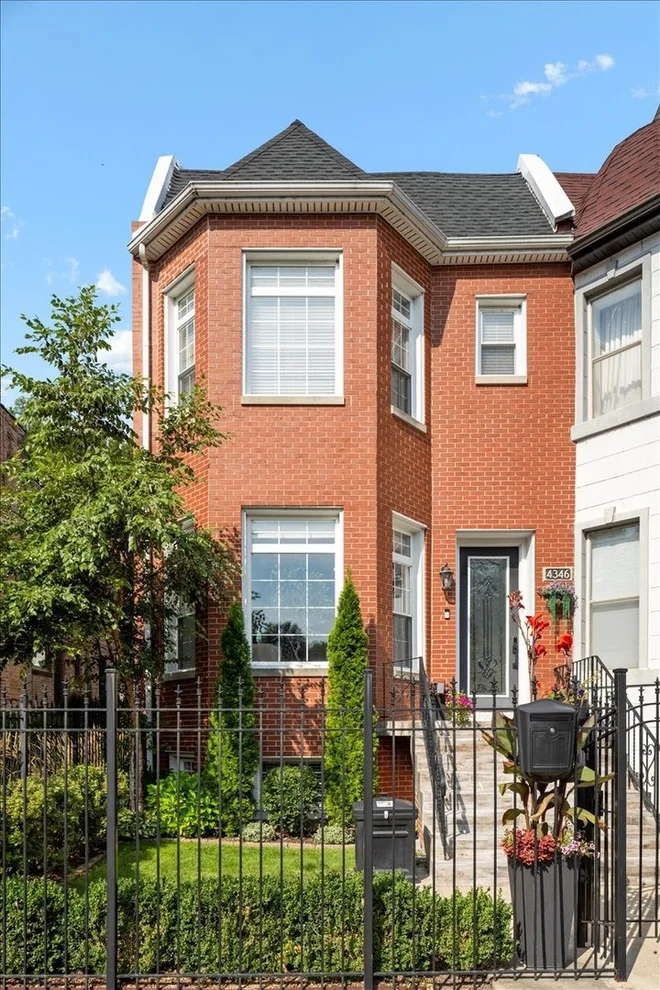 Unit for sale at 4346 S FORRESTVILLE Avenue, Chicago, IL 60653