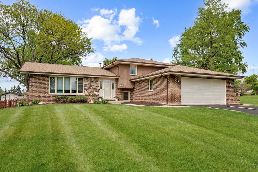 Unit for sale at 16W658 Therese Court, Willowbrook, IL 60527