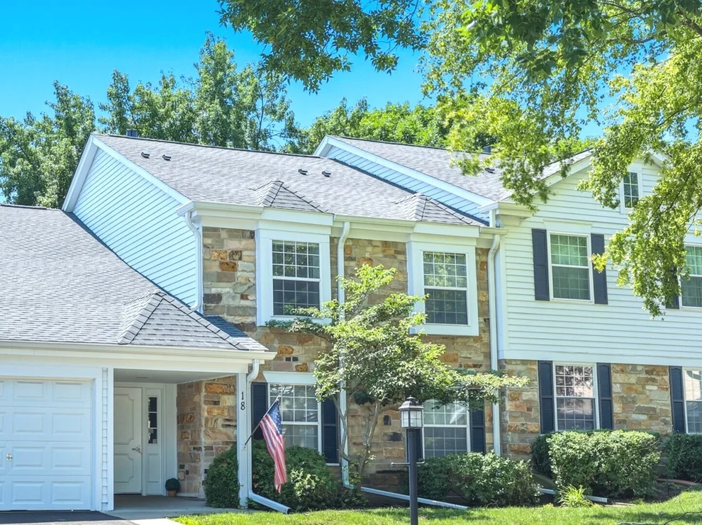 Unit for sale at 18 Waterbury Lane, Schaumburg, IL 60193
