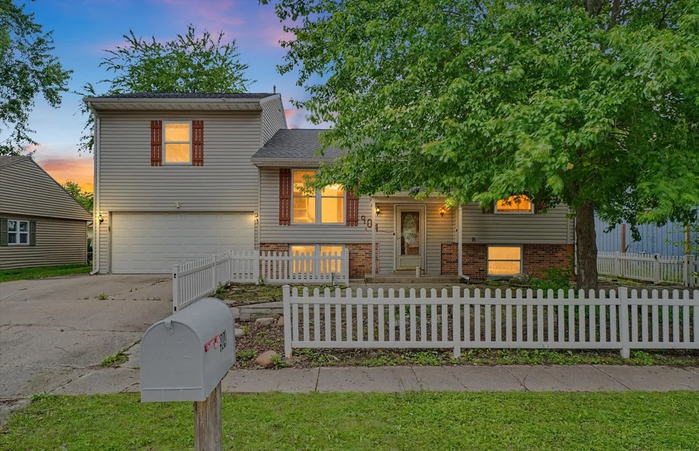 Unit for sale at 904 Fairoaks Drive, Champaign, IL 61821