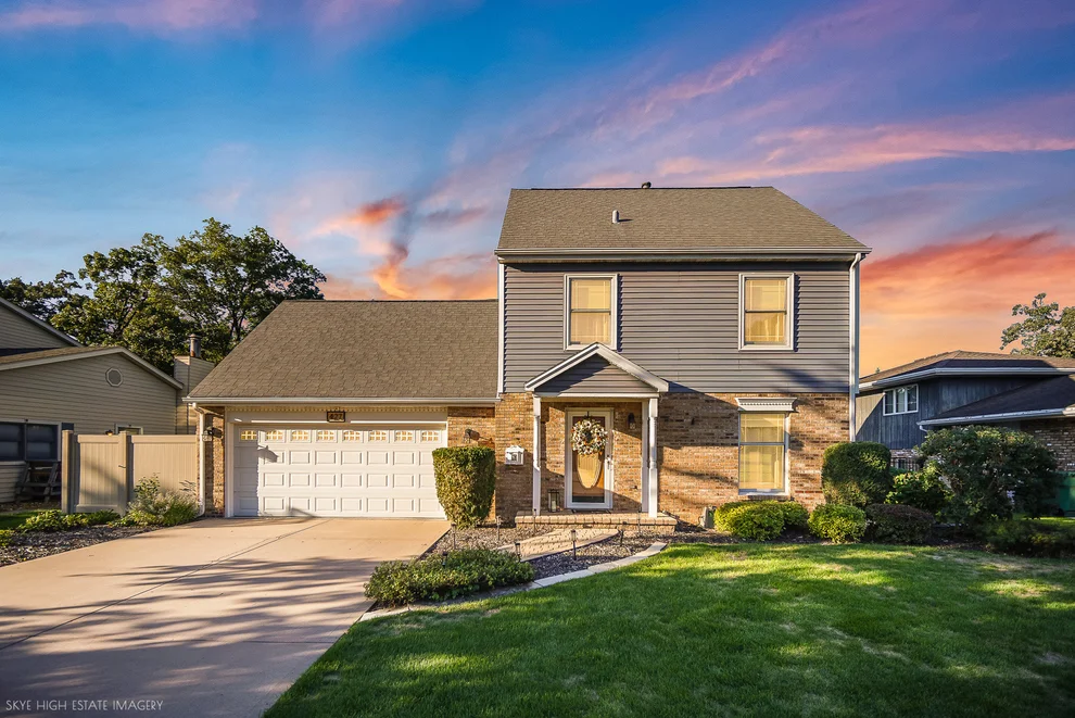 Unit for sale at 427 Glenys Drive, Lemont, IL 60439