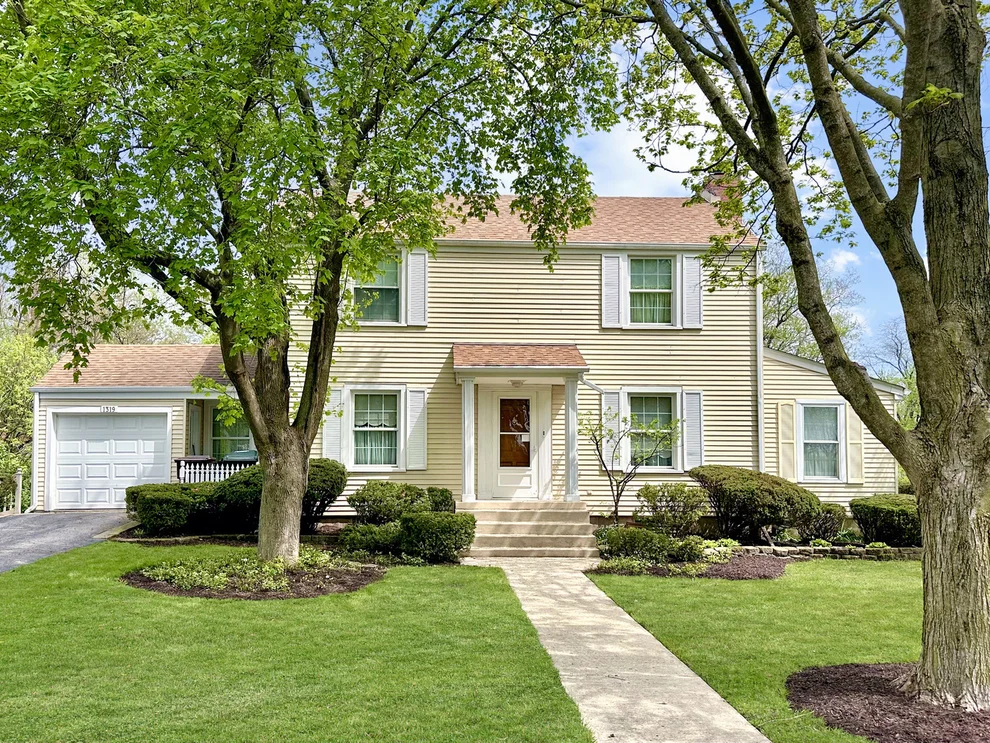 Unit for sale at 1319 Bunker Avenue, Flossmoor, IL 60422