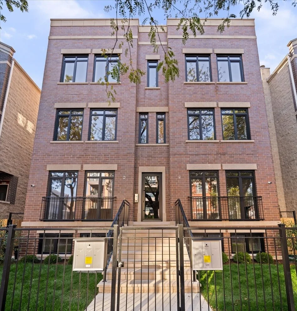 Unit for sale at 3036 N Sheffield Avenue, Chicago, IL 60657
