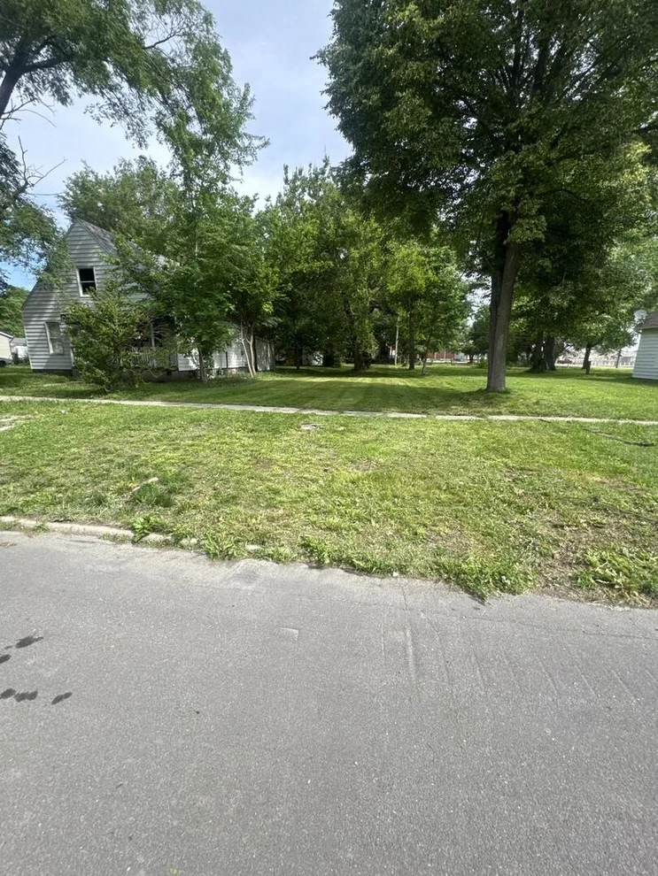 Unit for sale at 1521 E Matheny Avenue, Springfield, IL 62702
