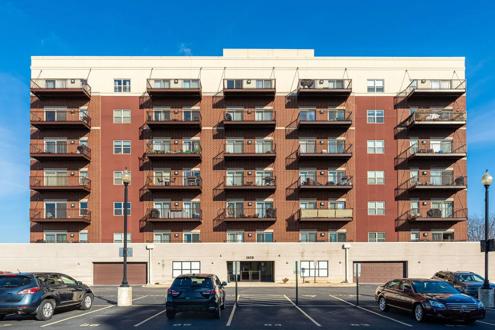 Unit for sale at 1650 Riverwoods Drive, Melrose Park, IL 60160