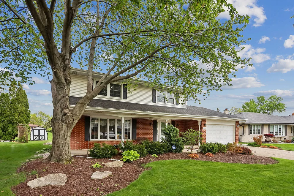 Unit for sale at 3020 Spring Green Drive, Darien, IL 60561