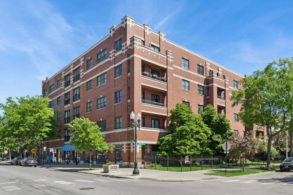 Unit for sale at 4553 N MAGNOLIA Avenue, Chicago, IL 60640