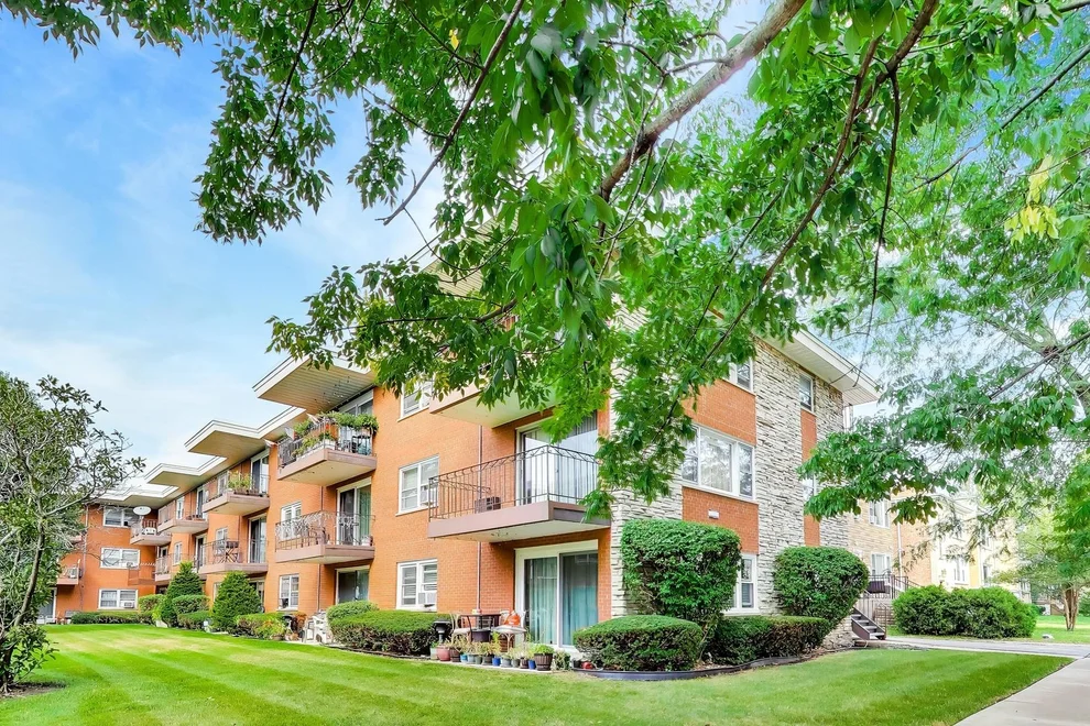 Unit for sale at 5432 W Windsor Avenue, Chicago, IL 60630