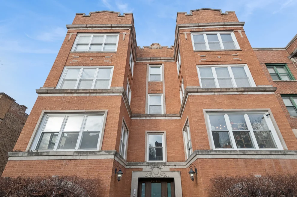 Unit for sale at 840 E 52nd Street, Chicago, IL 60615