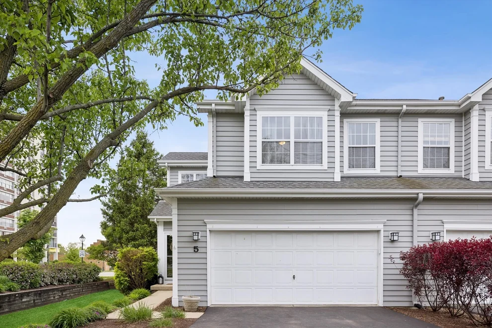 Unit for sale at 5 W Grove Street, Lombard, IL 60148