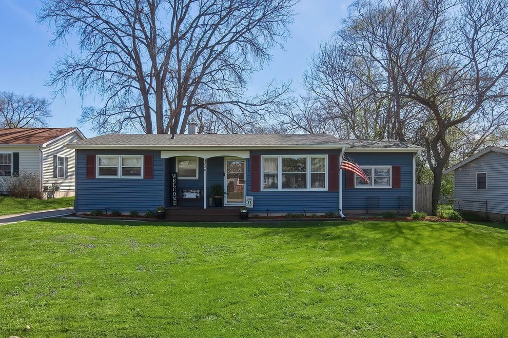 Unit for sale at 1820 Parklane Avenue, McHenry, IL 60050