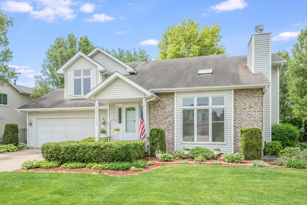 Unit for sale at 3004 Somme Court, Joliet, IL 60435