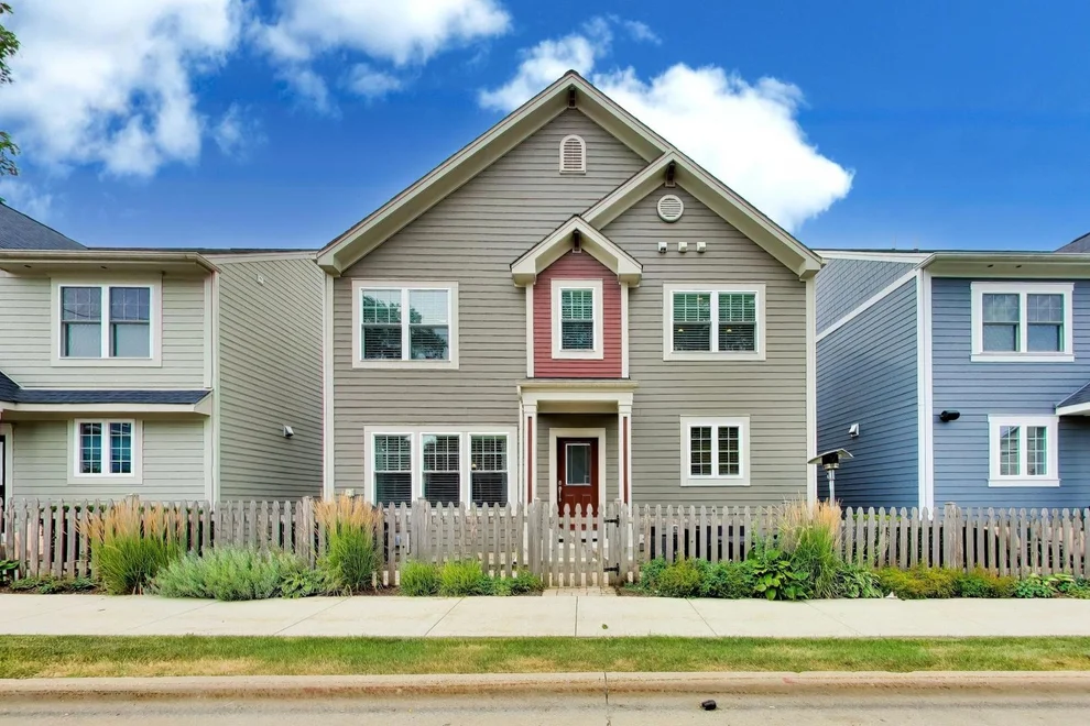 Unit for sale at 225 N Brockway Street, Palatine, IL 60067