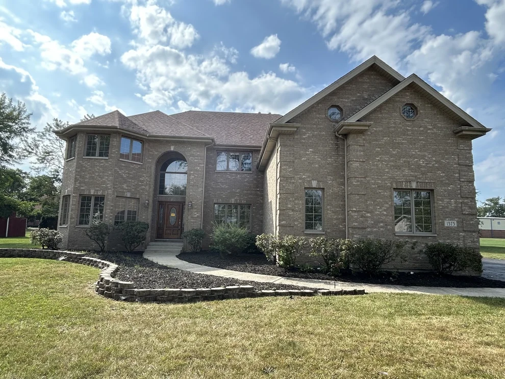Unit for sale at 1575 Benton Street, Crete, IL 60417