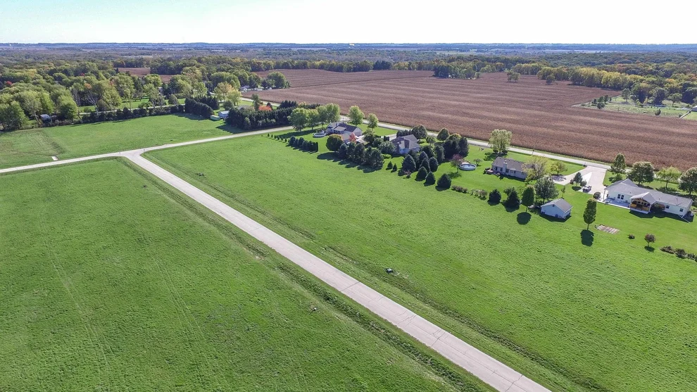 Unit for sale at 2407 N 4220th Road, Sheridan, IL 60551