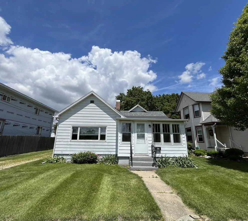 Unit for sale at 248 Broadway Street, Marseilles, IL 61341