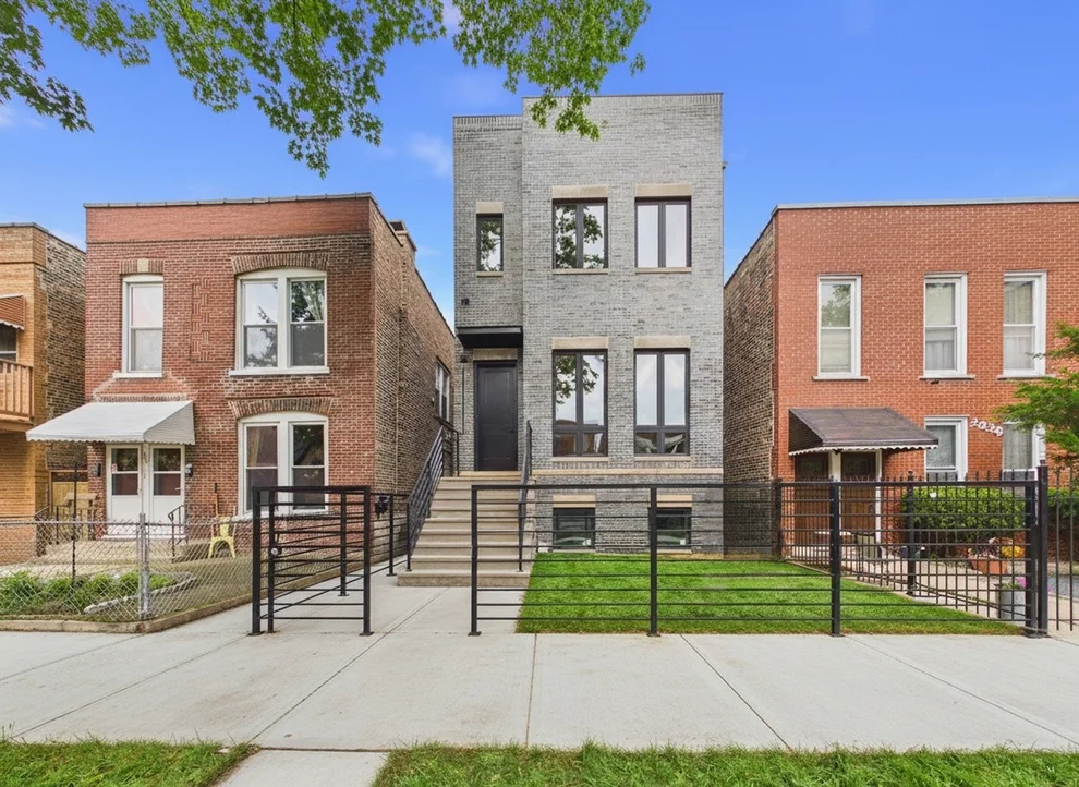 Unit for sale at 2638 W Superior Street, Chicago, IL 60612