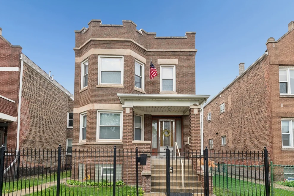 Unit for sale at 3748 S Honore Avenue, Chicago, IL 60609