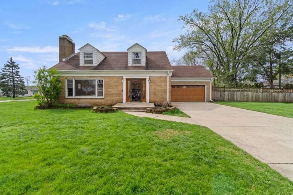 Unit for sale at 853 Orange Street, Elgin, IL 60123