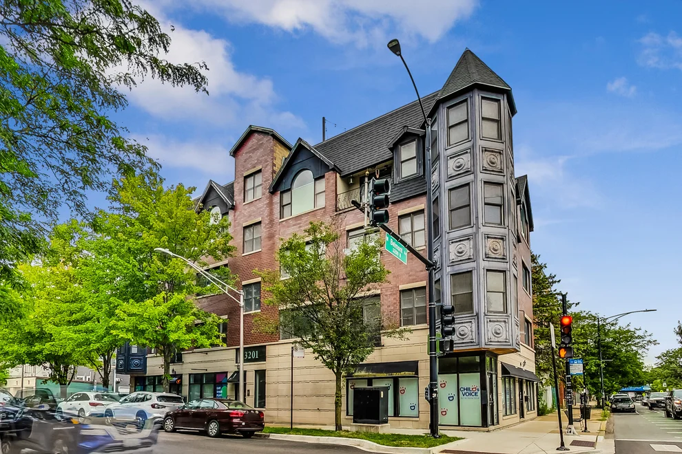 Unit for sale at 3201 N WOLCOTT Avenue, Chicago, IL 60657