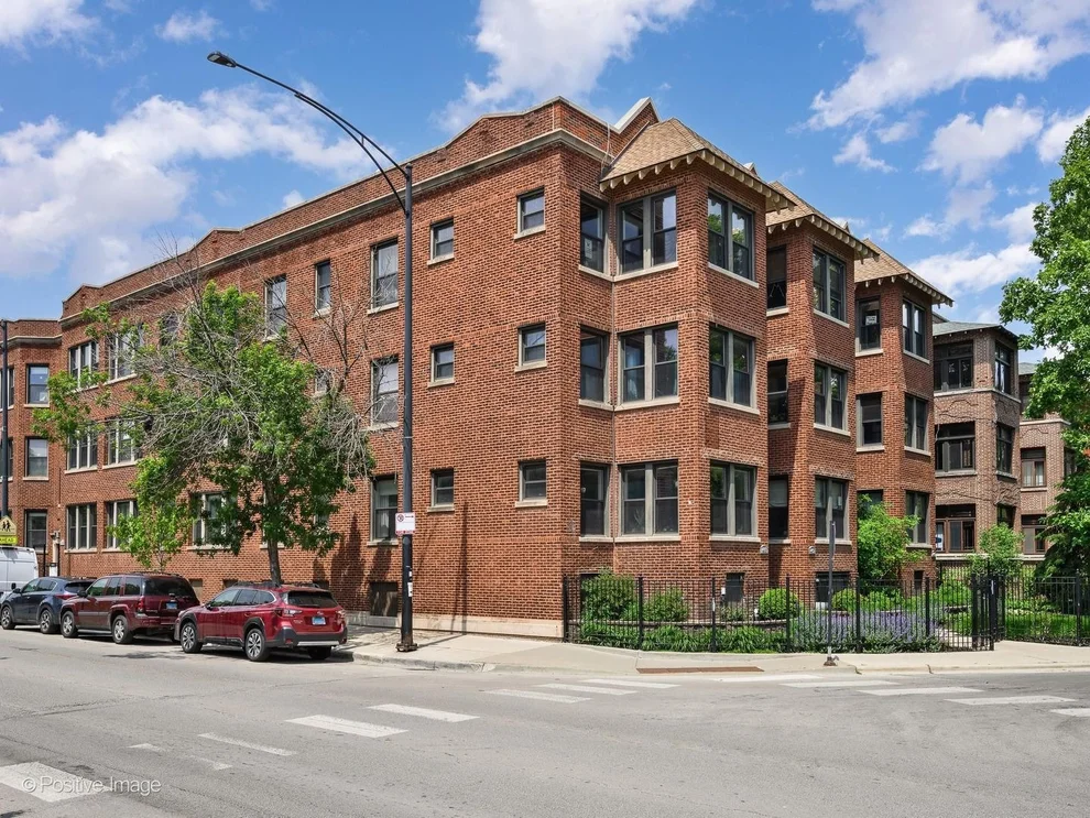 Unit for sale at 1310 W Montrose Avenue, Chicago, IL 60613