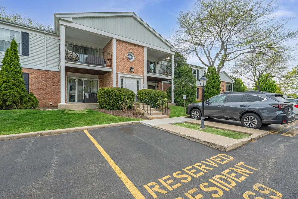 Unit for sale at 969 GOLF COURSE Road, Crystal Lake, IL 60014