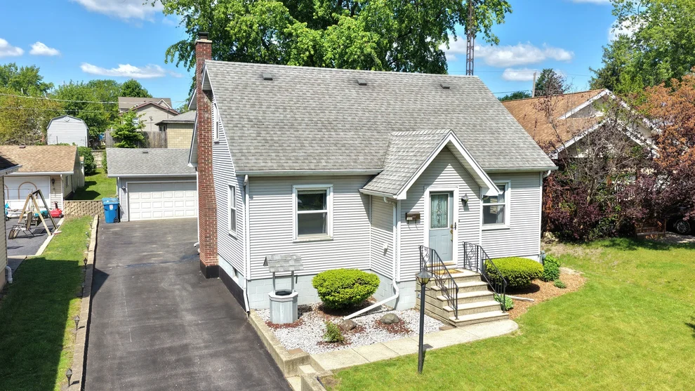 Unit for sale at 1609 N Hickory Street, Crest Hill, IL 60403